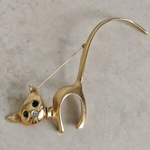 Rare Signed Ultra Craft Scardy Cat Brooch 🐈 Yellow Gold Tone Green Eyes